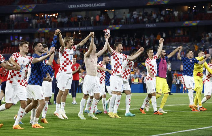 Hrvaška Nizozemska Hrvaška bo tekmeca v finalu izvedela v četrtek zvečer, ko se bosta pomerili Španija in Italija. | Foto: Reuters