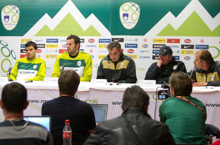 V Johannesburgu leta 2010 v družbi Matjaža Keka, Samirja Handanovića in Aleksandra Radosavljevića. | Foto: Vid Ponikvar