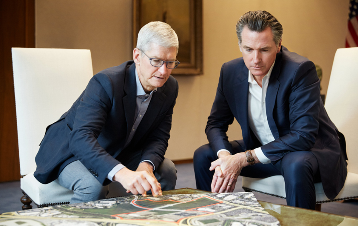 Prvi mož družbe Apple Tim Cook in guverner Kalifornije Gavin Newsom | Prvi mož družbe Apple Tim Cook in guverner Kalifornije Gavin Newsom | Foto Apple