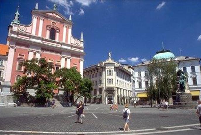 Prešernov recital: Sedma kitica Zdravljice v več jezikih