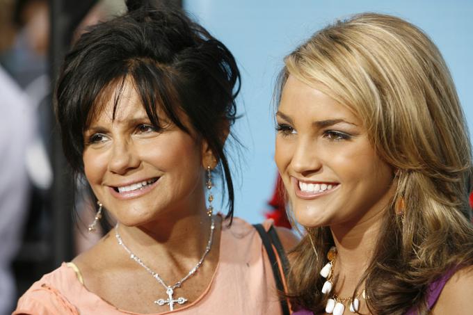 Lynne Spears (levo), mama sprtih sester Britney in Jamie Lynn (desno) | Foto: Guliverimage/AP