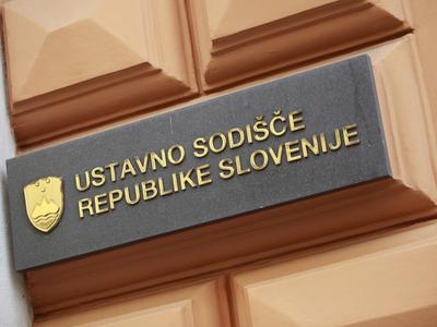 Pravna mreža vložila pobudo za oceno ustavnosti rubežev socialne pomoči