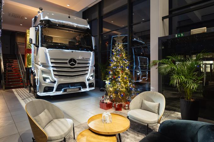 Mercedes-Benz je bil lani najuspešnejši pri prodaji težkih tovornjakov v Sloveniji, dokaj blizu pa so glavni (večni) tekmeci - Volvo, MAN in Scania. | Foto: Žiga Intihar
