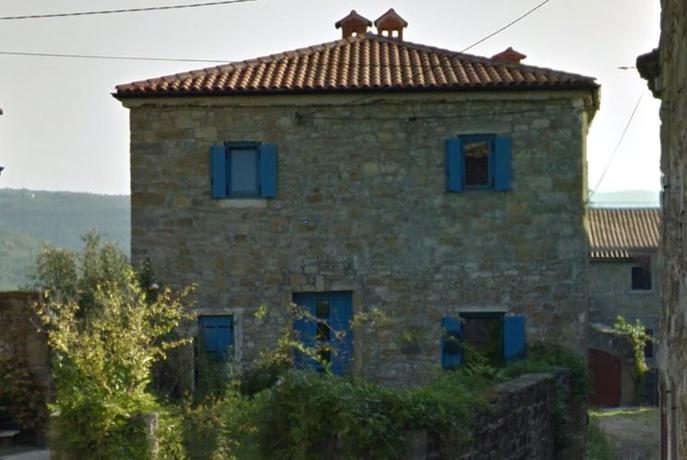 Si želite hišo v idilični istrski vasici? Zdaj imate priložnost.