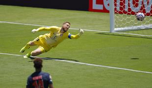 PSG štirikrat zabil Janu Oblaku, deset golov Bayerna