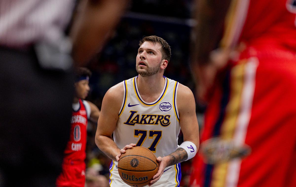 Luka Dončić | Luka Dončić bo prvič v sezoni srečanje odigral dva večera zapored. | Foto Reuters