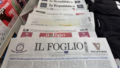 Italijanski časopis z novicami, ki jih piše umetna inteligenca
