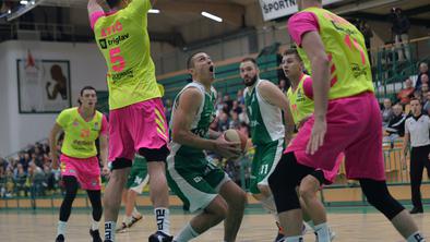Krka z novim trenerjem ugnala Mego, Olimpija razbila Primorsko