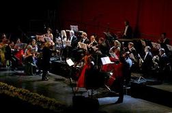 Straussov "ljudski" koncert v nekdanjem košarkarskem hramu