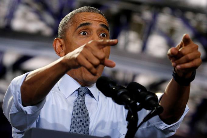 V pogovorni oddaji Tonight Show je svojo izkušnjo mobilne telefonije, ko je bil še predsednik ZDA, nedavno opisal takole:"Ali veste, kakšne telefone-igračke imajo triletniki? No, meni so dali takega." | Foto: Reuters