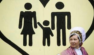 O novih predlogih glede zakonika še vedno molčita SDS in DeSUS 