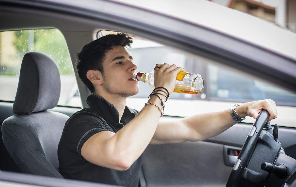 Alkohol | Najpogostejši povzročitelji prometnih nesreč pod vplivom alkohola so bili po podatkih agencije iz starostnih skupin 25-34 let in 35-44 let. | Foto Shutterstock