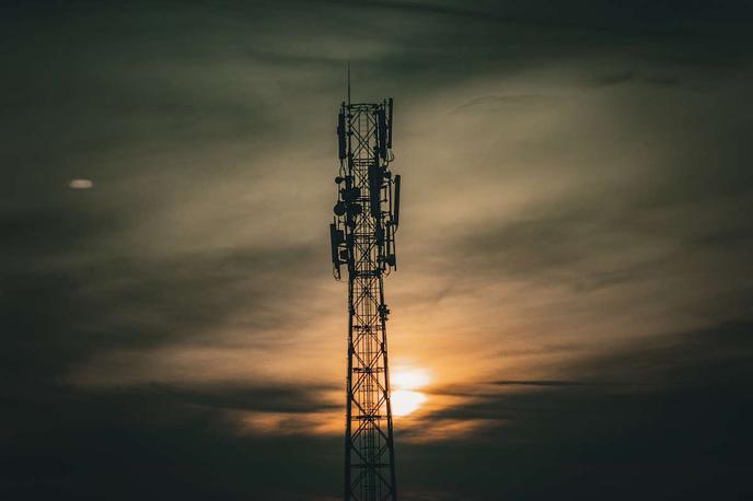 Mobilni internet, bazna postaja | Določena območja v Rusiji bodo do nadaljnjega zavita v internetno temo.  | Foto Shutterstock