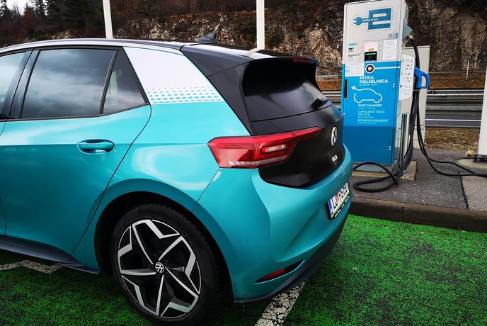 Se kmalu obeta zamenjava? Volkswagen zaupa golfu. #foto