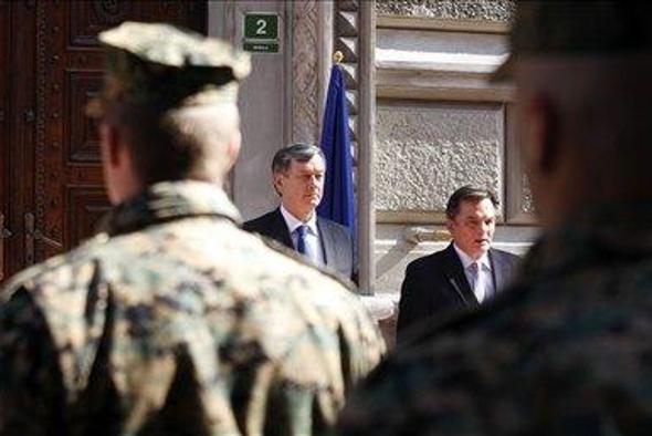 V reviziji naročil letalskih prevozov v Türkovem uradu ugotovljene manjše nepravilnosti