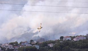 Split in okolica v dimu: nad Solinom še vedno gori, na pomoč gasilci iz Zagreba #video