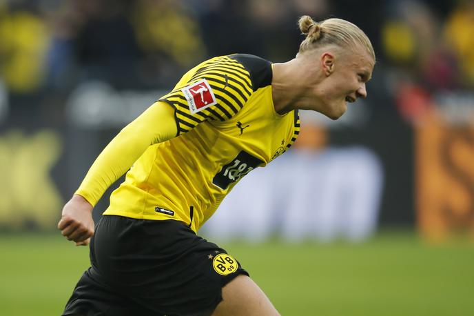 Erling Haaland | Eden najbolj vročih nogometašev se je iz Borussie Dortmund tudi uradno preselil k Manchester Cityju. | Foto Reuters