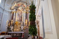 Kristjani na cvetno nedeljo k maši z butarami in oljčnimi vejicami