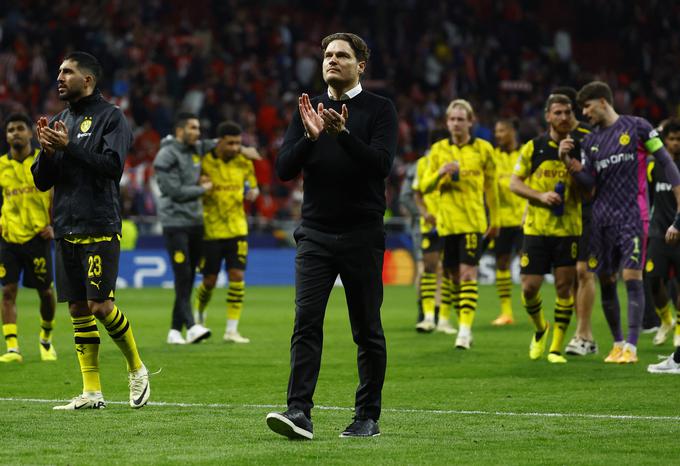 Edin Terzić želi, da bi njegova ekipa odigrala še boljšo tekmo kot prejšnji teden. Borussia je v "generalki" pred povratno tekmo konec tedna v bundesligi s 5:1 nadigrala Augsburg. | Foto: Reuters