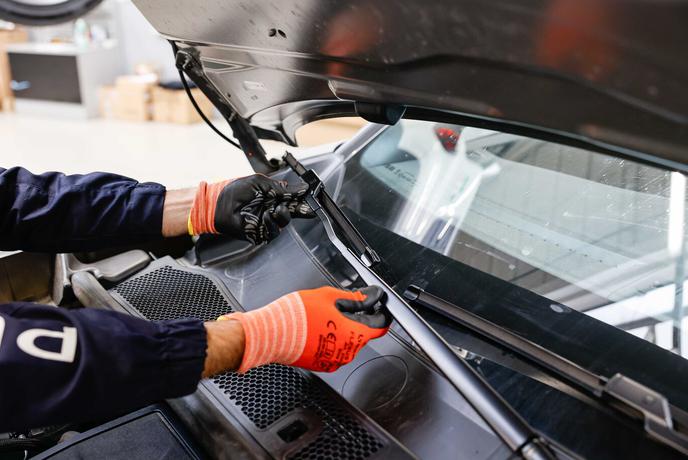 Zima ne odpušča: pet nasvetov za varno vožnjo