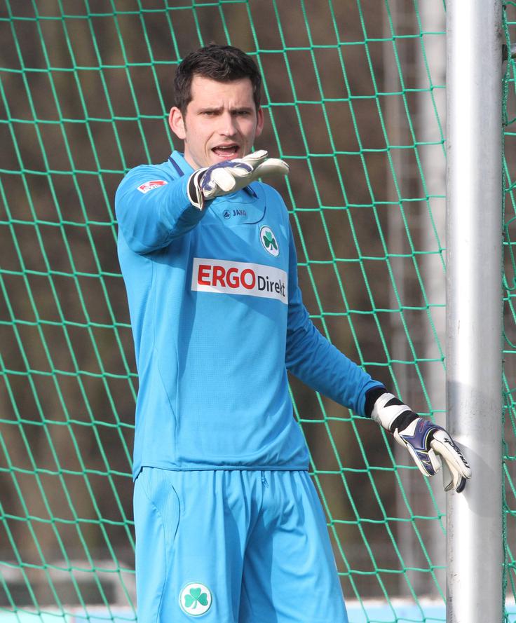 Prvič se je v tujino odpravil leta 2011 in se kratek čas dokazoval pri nemškem drugoligašu Greuther Fürth. | Foto: Guliverimage