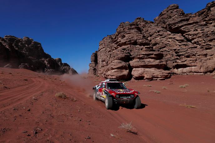 Carlos Sainz Dakar 2020 | Carlos Sainz je prvo mesto v skupnem seštevku potrdil še z etapno zmago. | Foto Reuters
