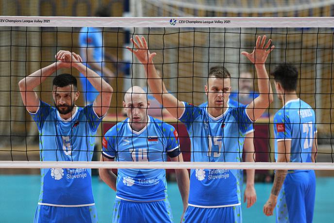 Tesen poraz Slovencev v Beogradu