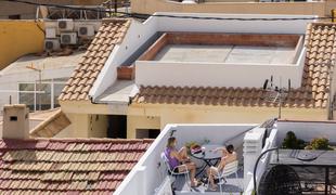 Španija blokira več kot 65 tisoč oglasov za najem nepremičnin prek platforme Airbnb