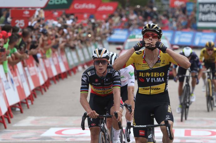Primož Roglič, Vuelta 2023 | Primož Roglič na letošnji Vuelti dirka zelo sproščeno, njegova Jumbo-Visma pa se poigrava s tekmeci. | Foto Guliverimage