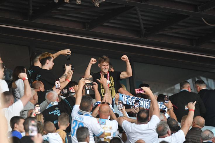 Toni Fruk je po koncu sezone 2024/25 takole proslavljal osvojitev dvojne krone na Hrvaškem z Rijeko.  | Foto: Guliverimage