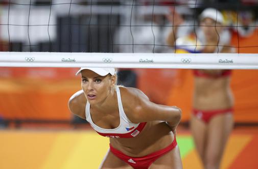 Vse več okužb med češkimi olimpijci: brez OI kolesar in odbojkarji