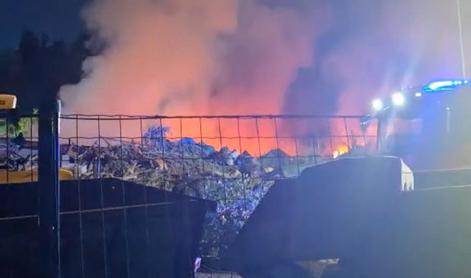 Zagorelo v zbirnem centru Dragonja, na terenu 50 gasilcev