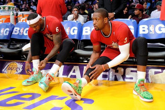 Wade in James v Los Angelesu poskrbela za božični spektakel (video)