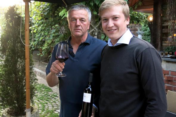 Ko Belokranjec toči vino na ljubljanskem Barju