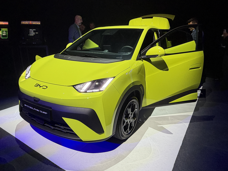 BYD je v Slovenijo pripeljal svoj električni mali avtomobil, ki je sicer dolg že štiri metre. | Foto: Gregor Pavšič