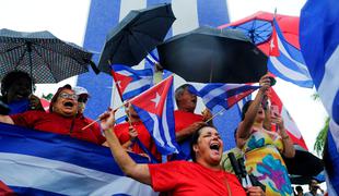 Protivladni protesti na Kubi zahtevali najmanj eno smrtno žrtev #video