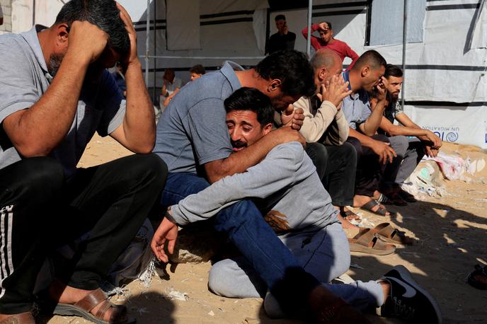Gaza | Poslanska skupina Socialnih demokratov je sporočila, da z veliko zaskrbljenostjo spremljajo razmere v Gazi, ki jo Izrael obstreljuje od oktobra 2023, obenem pa omejuje dobave humanitarne pomoči v enklavo. | Foto Reuters
