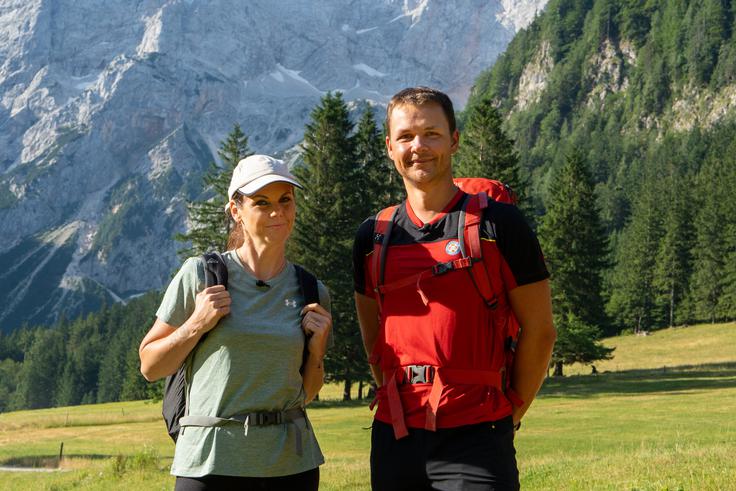 Eva Cimbola in gorski reševalec Žan Karničar | Foto: Liam Toni Šironjič