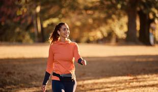 Kako med hojo porabiti več kalorij?