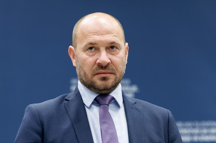 Jernej Vrtovec | Minister za infrastrukturo Jernej Vrtovec je zagotovil, da bo v prihodnje načrtovanje delovišč in razpisov drugačno. | Foto STA