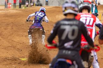 Tim Gajser po slabšem štartu daleč za največjimi tekmeci