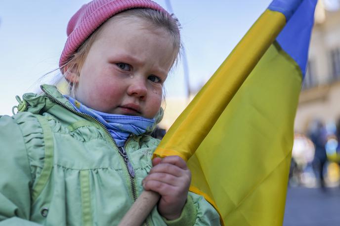 Ukrajina deklica | Na letni ravni v programu rehabilitacije se bo lahko zvrstilo do 1.500 otrok in mladih s posebnimi potrebami. | Foto Guliverimage