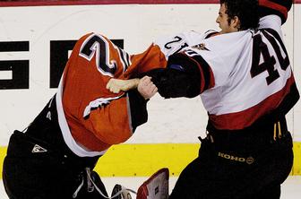 Ottawa in Philadelphia že več kot 20 let držita NHL-rekord v kazenskih minutah