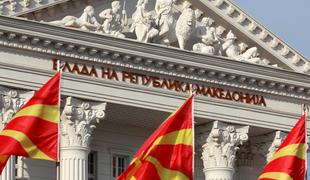 Makedonski parlament ratificiral sporazum z Grčijo o imenu