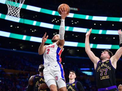 Za slovo od leta visok poraz Dončićevih