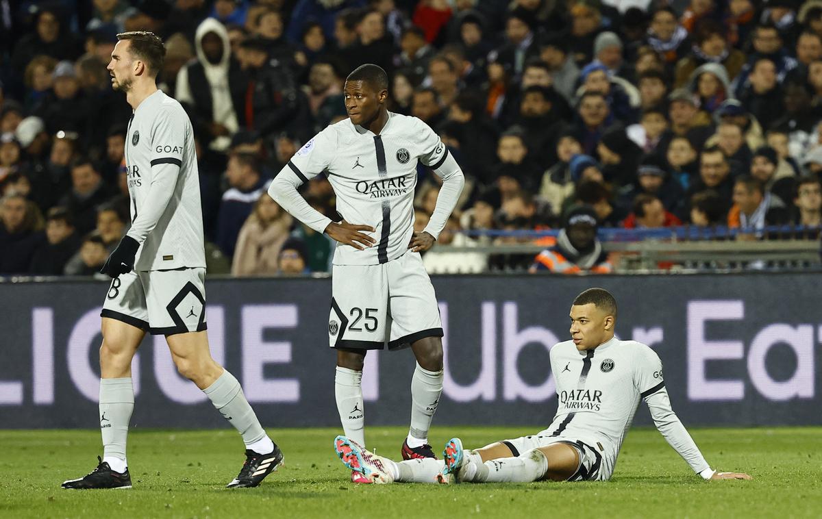 Kylian Mbappe | Kylian Mbappe je staknil poškodbo in že po dobrih 20 minutah končal srečanje, ki ga je PSG dobil s 3:1. | Foto Reuters