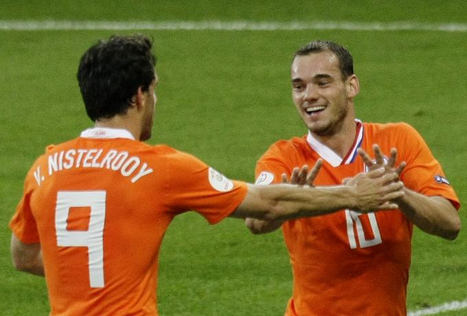 Na težave sta ga večkrat opozorila rojaka Ruud van Nistelrooy in Arjen Robben, a njunih nasvetov ni poslušal. | Foto: Reuters