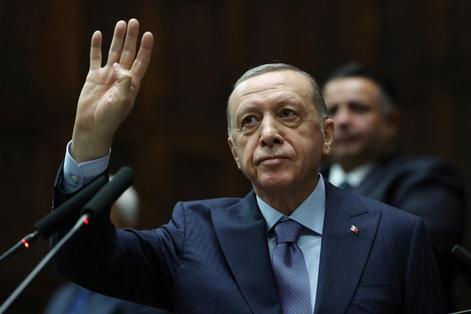Recep Tayyip Erdogan |  "Še naprej bomo uspešni in zmagovalni. Tega ne more preprečiti nobena imperialistična sila," je Erdogan dodal v svojem večernem nagovoru sodržavljanom v Istanbulu. | Foto Reuters