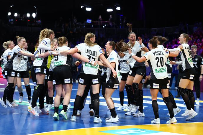 Nemška ženska rokometna reprezentanca | Nemke so v prvem polfinalu SP izločile reprezentanco Francije. | Foto Reuters