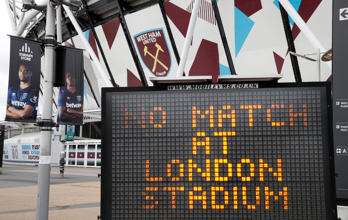 premier liga, koronavirus | Angleški štadioni že nekaj časa samevajo. | Foto Reuters